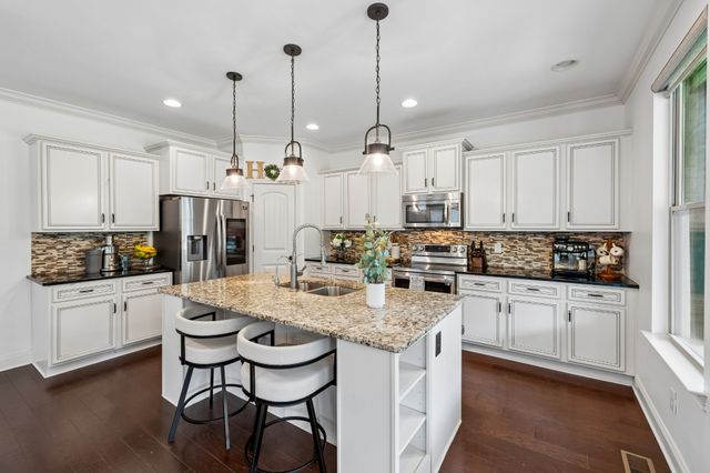 4216 Stone Hall Blvd, Hermitage, TN 37076