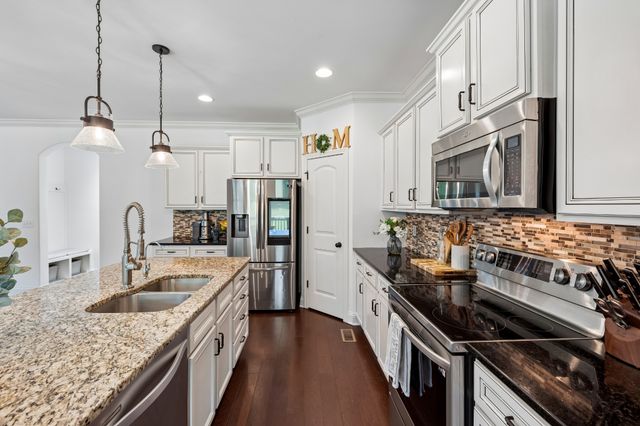 4216 Stone Hall Blvd, Hermitage, TN 37076