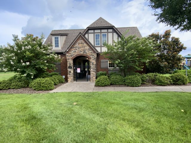 4216 Stone Hall Blvd, Hermitage, TN 37076