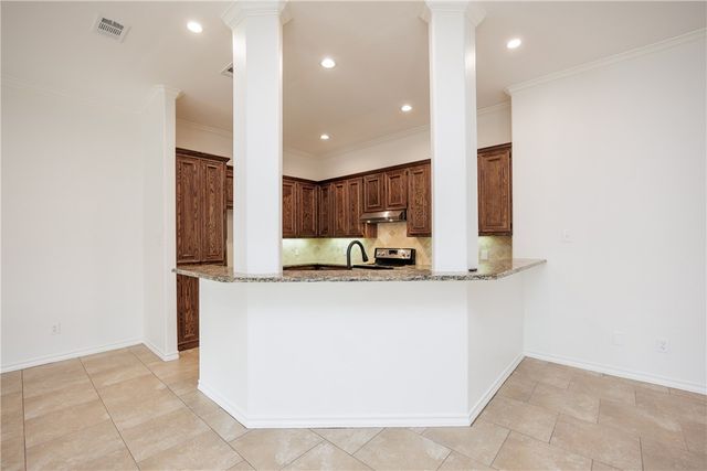 3829 Holland Dr, Corpus Christi, TX 78418