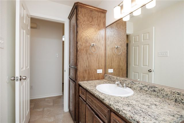 3829 Holland Dr, Corpus Christi, TX 78418
