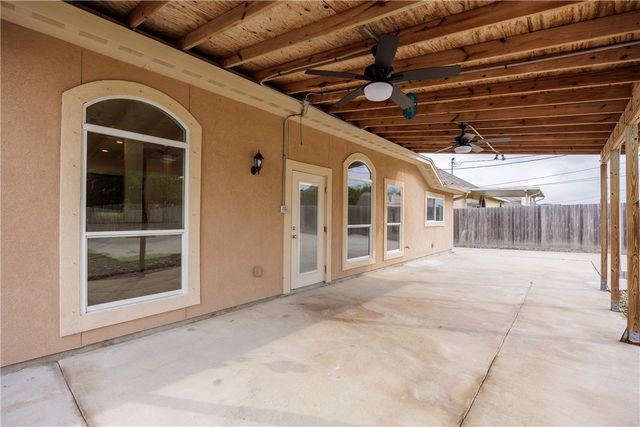 3829 Holland Dr, Corpus Christi, TX 78418