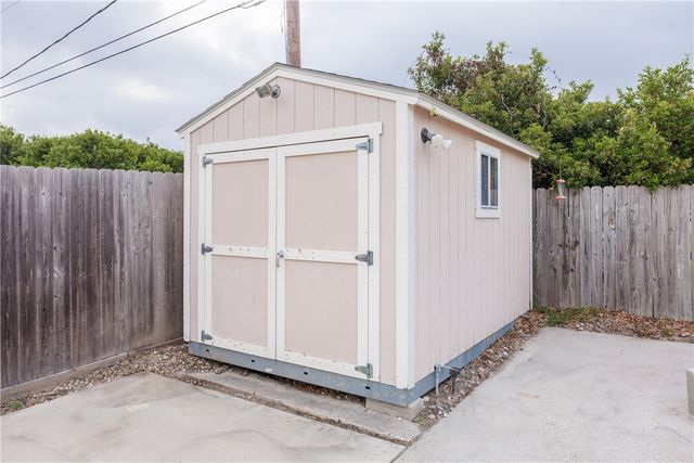 3829 Holland Dr, Corpus Christi, TX 78418