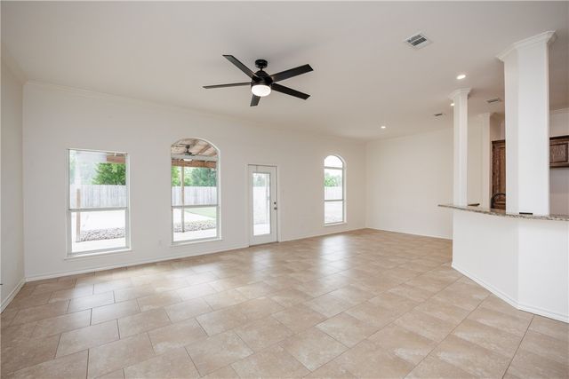 3829 Holland Dr, Corpus Christi, TX 78418