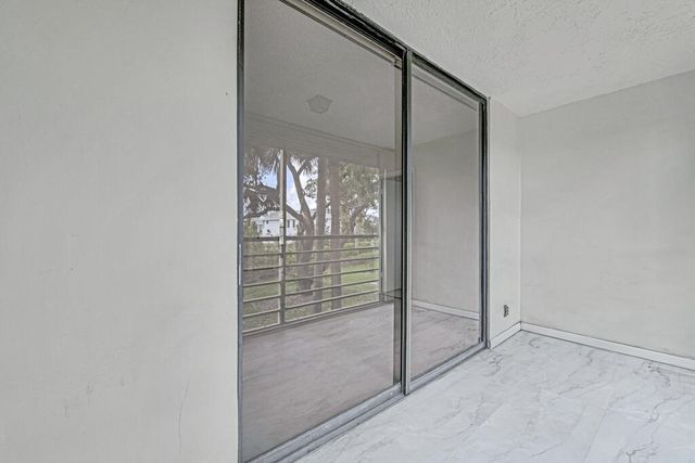 4640 W Lucerne Lakes Blvd W 206, Lake Worth, FL 33467
