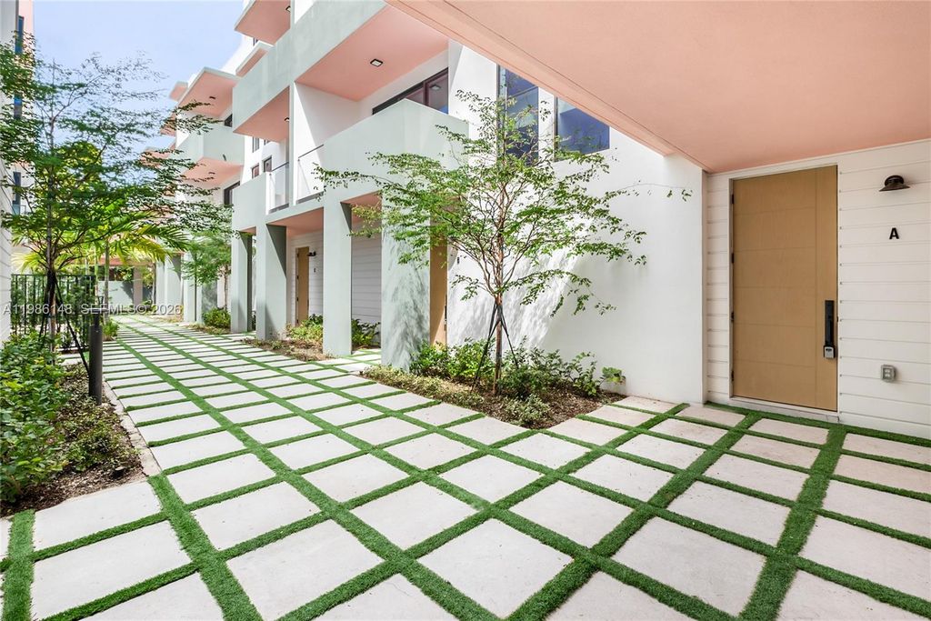 721 SW 11th Street A, Miami, FL 33129