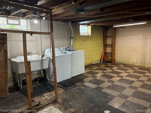 18031 Mott Avenue, Eastpointe, MI 48021