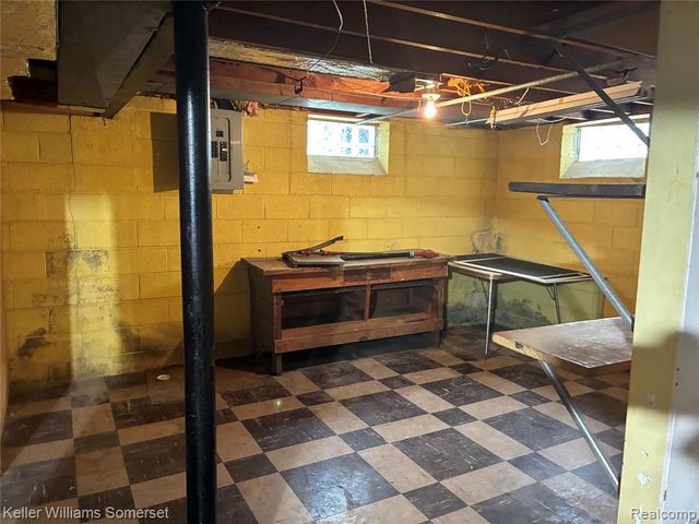 18031 Mott Avenue, Eastpointe, MI 48021