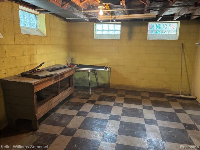 18031 Mott Avenue, Eastpointe, MI 48021