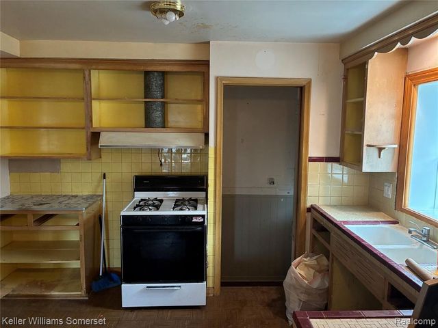 18031 Mott Avenue, Eastpointe, MI 48021