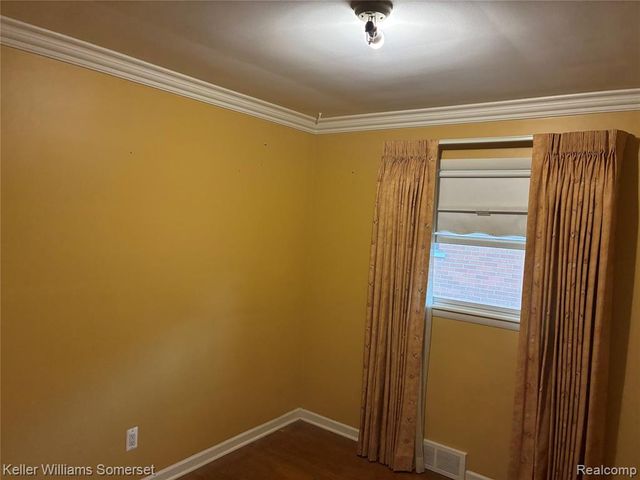 18031 Mott Avenue, Eastpointe, MI 48021