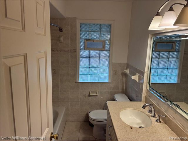 18031 Mott Avenue, Eastpointe, MI 48021