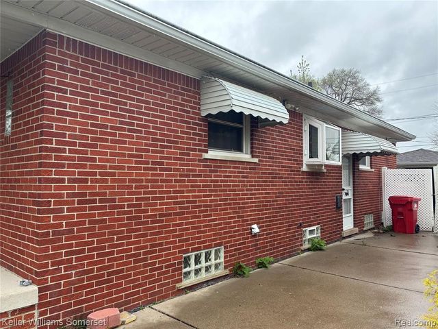 18031 Mott Avenue, Eastpointe, MI 48021