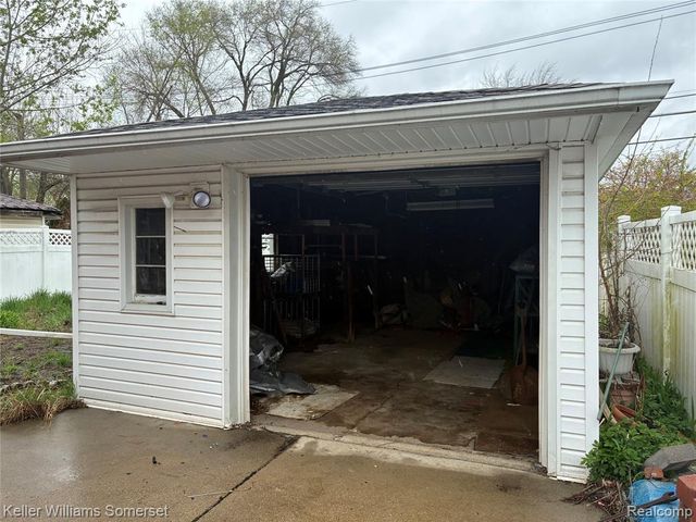 18031 Mott Avenue, Eastpointe, MI 48021