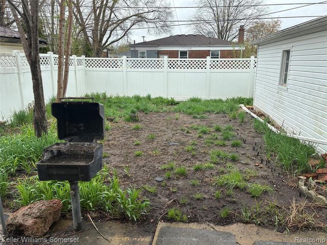 18031 Mott Avenue, Eastpointe, MI 48021