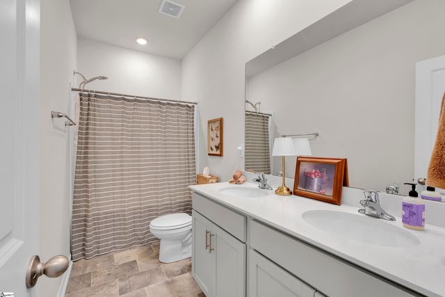 76 Oak Edge Lane, Greer, SC 29651