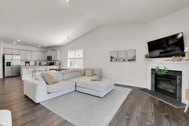 76 Oak Edge Lane, Greer, SC 29651