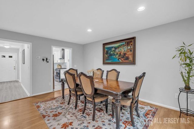 28 Hawthorn Drive, Edison, NJ 08820