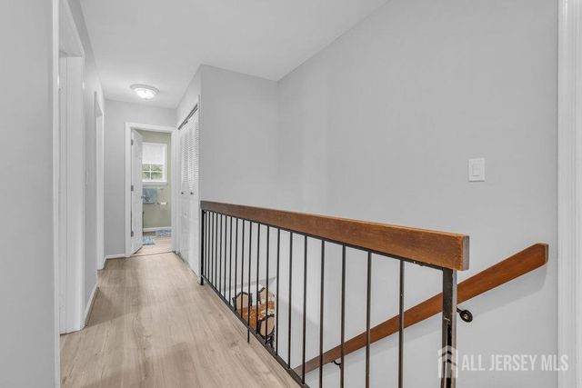 28 Hawthorn Drive, Edison, NJ 08820