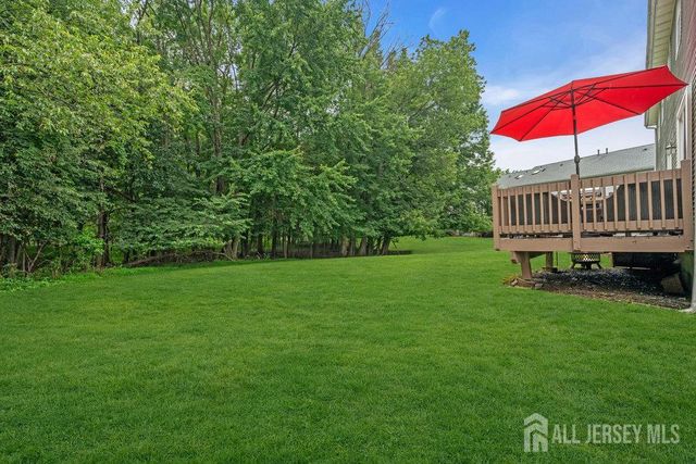 28 Hawthorn Drive, Edison, NJ 08820