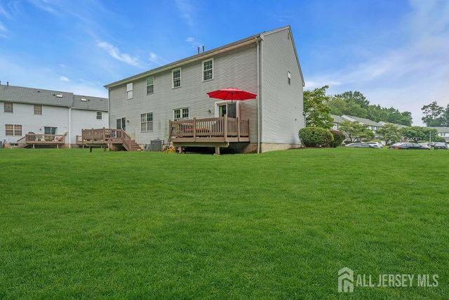 28 Hawthorn Drive, Edison, NJ 08820