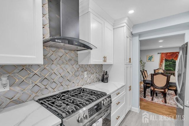 28 Hawthorn Drive, Edison, NJ 08820