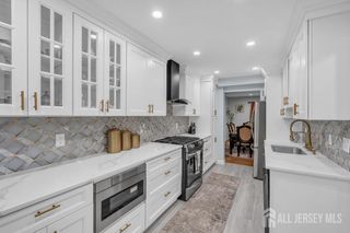 28 Hawthorn Drive, Edison, NJ 08820