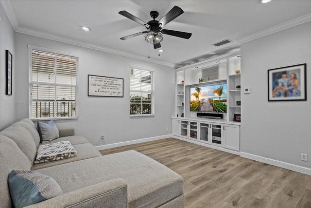 627 Castle Drive, Palm Beach Gardens, FL 33410