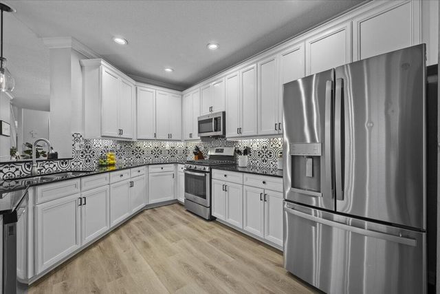 627 Castle Drive, Palm Beach Gardens, FL 33410