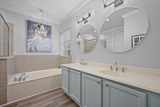 627 Castle Drive, Palm Beach Gardens, FL 33410