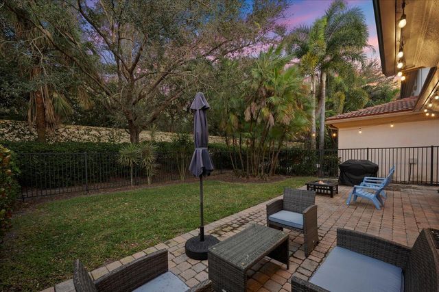 627 Castle Drive, Palm Beach Gardens, FL 33410