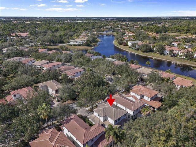 627 Castle Drive, Palm Beach Gardens, FL 33410