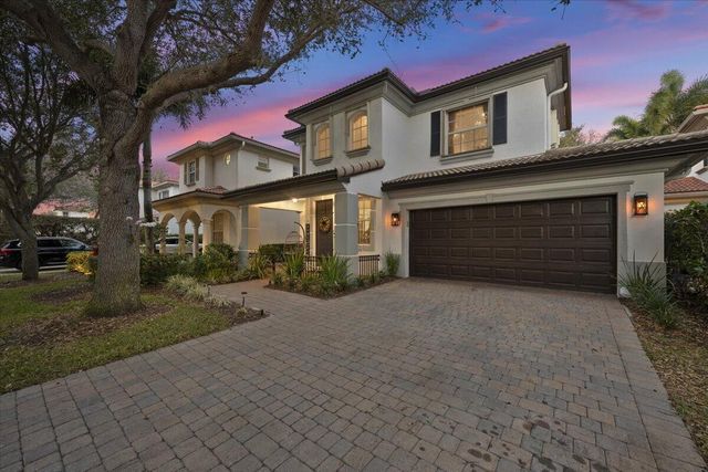 627 Castle Drive, Palm Beach Gardens, FL 33410