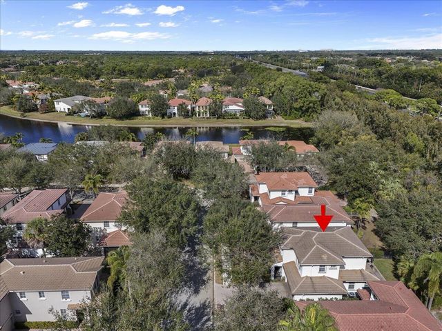 627 Castle Drive, Palm Beach Gardens, FL 33410