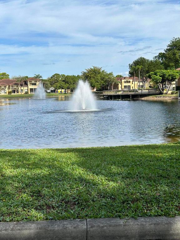4863 Via Palm Lakes 808, West Palm Beach, FL 33417