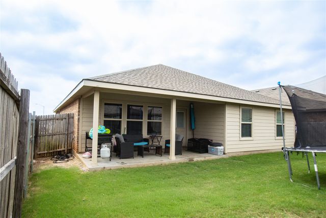 3204 Quiet Valley Road, Fort Worth, TX 76123