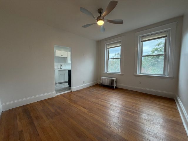 7 Grove St. 9, Boston, MA 02114