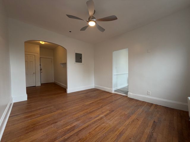 7 Grove St. 9, Boston, MA 02114