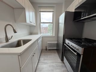 7 Grove St. 9, Boston, MA 02114