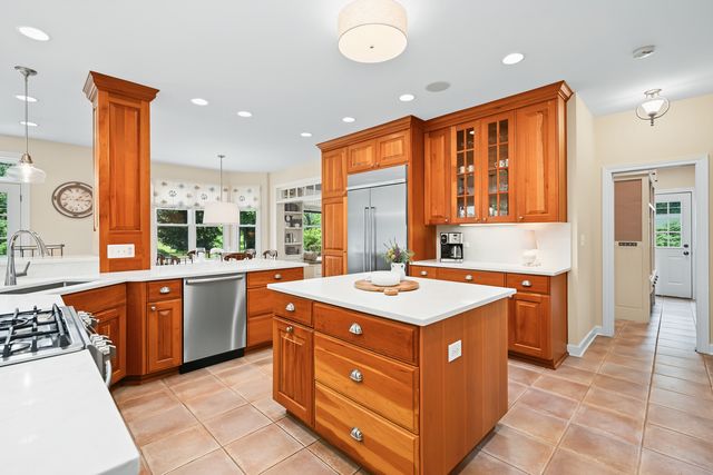1028 Shady Lane, Glen Ellyn, IL 60137