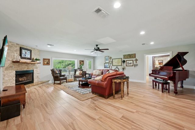 16303 Cimmaron Drive, Stagecoach, TX 77355