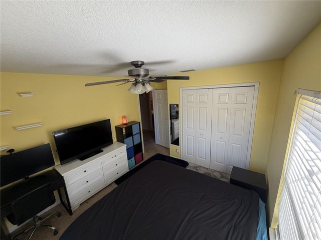 3858 ISLAND WAY, St Petersburg, FL 33705