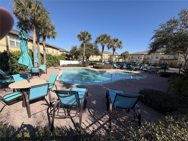 3858 ISLAND WAY, St Petersburg, FL 33705