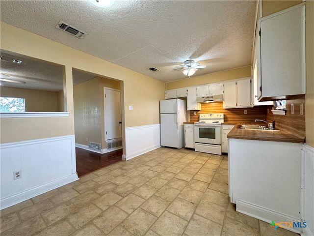 2101 Spicewood Drive, Killeen, TX 76543