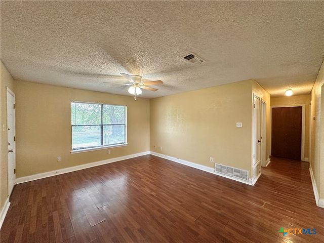 2101 Spicewood Drive, Killeen, TX 76543