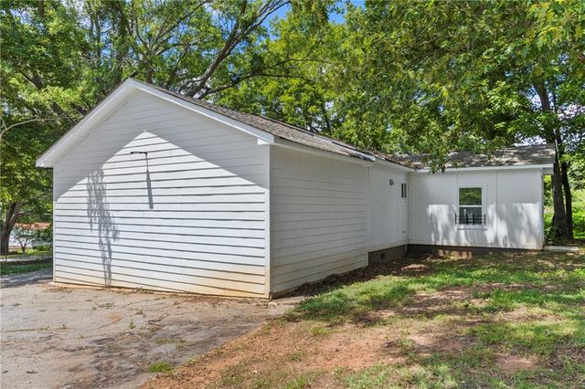 10 Caroline Drive, Stockbridge, GA 30281