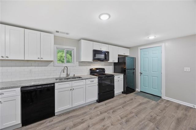 10 Caroline Drive, Stockbridge, GA 30281