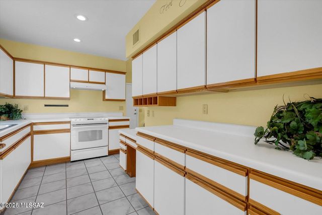 64510 E Canyon Shadows Lane, Tucson, AZ 85739