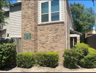 2331 N Davis Drive D, Arlington, TX 76012