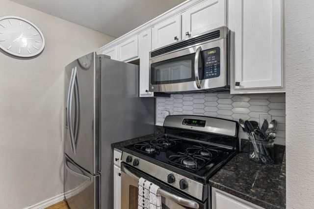 1307 Norwalk LN 203, Austin, TX 78703